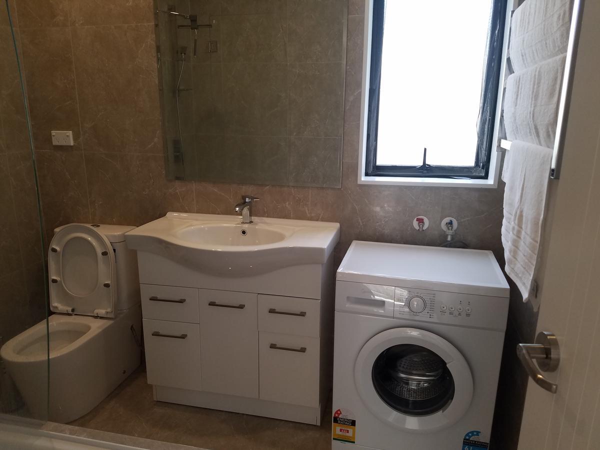 New Smart Home Nearby Plaza Оукланд Екстериор снимка